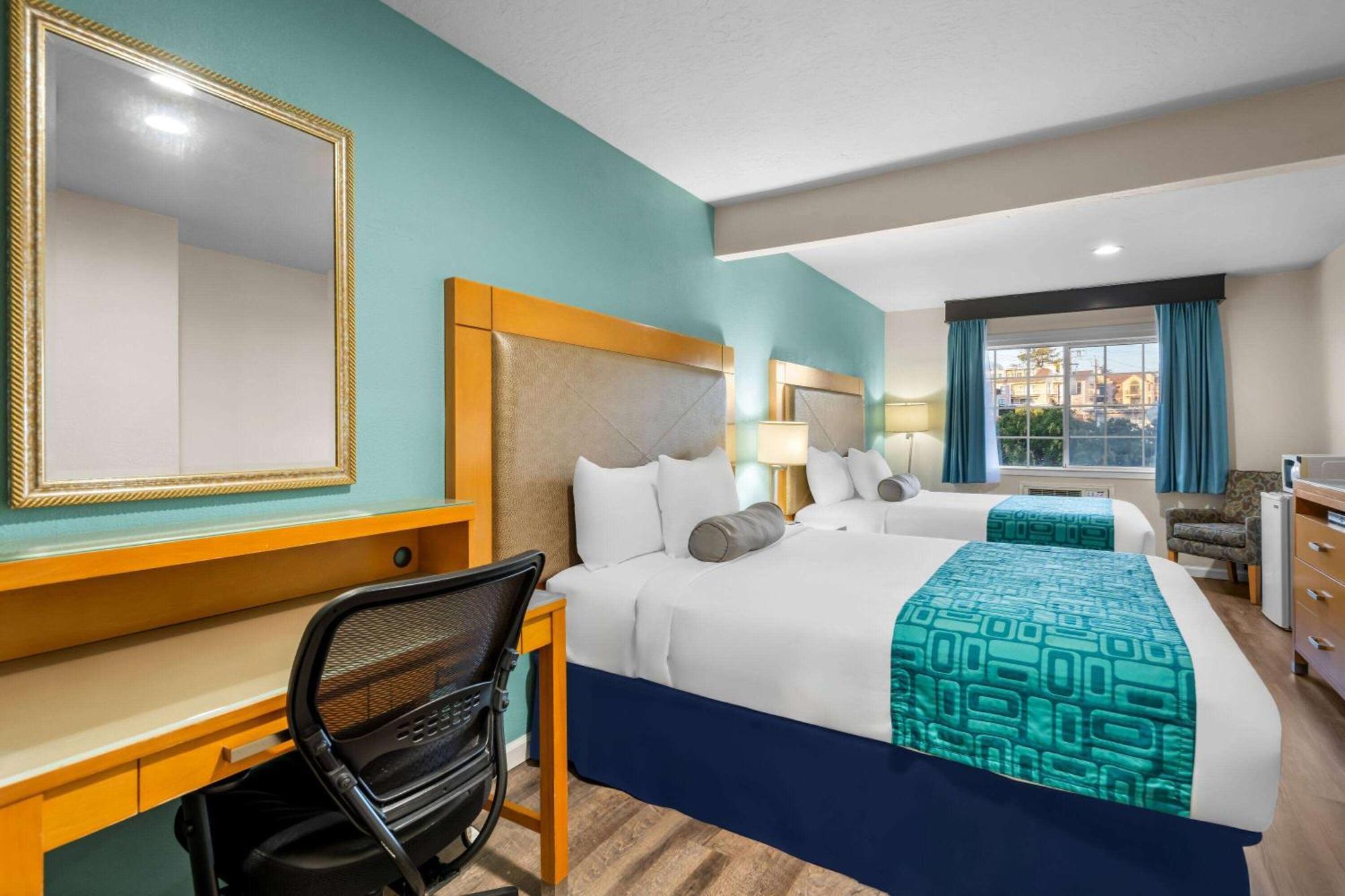 Howard Johnson By Wyndham Santa Cruz Beach Boardwalk Ngoại thất bức ảnh