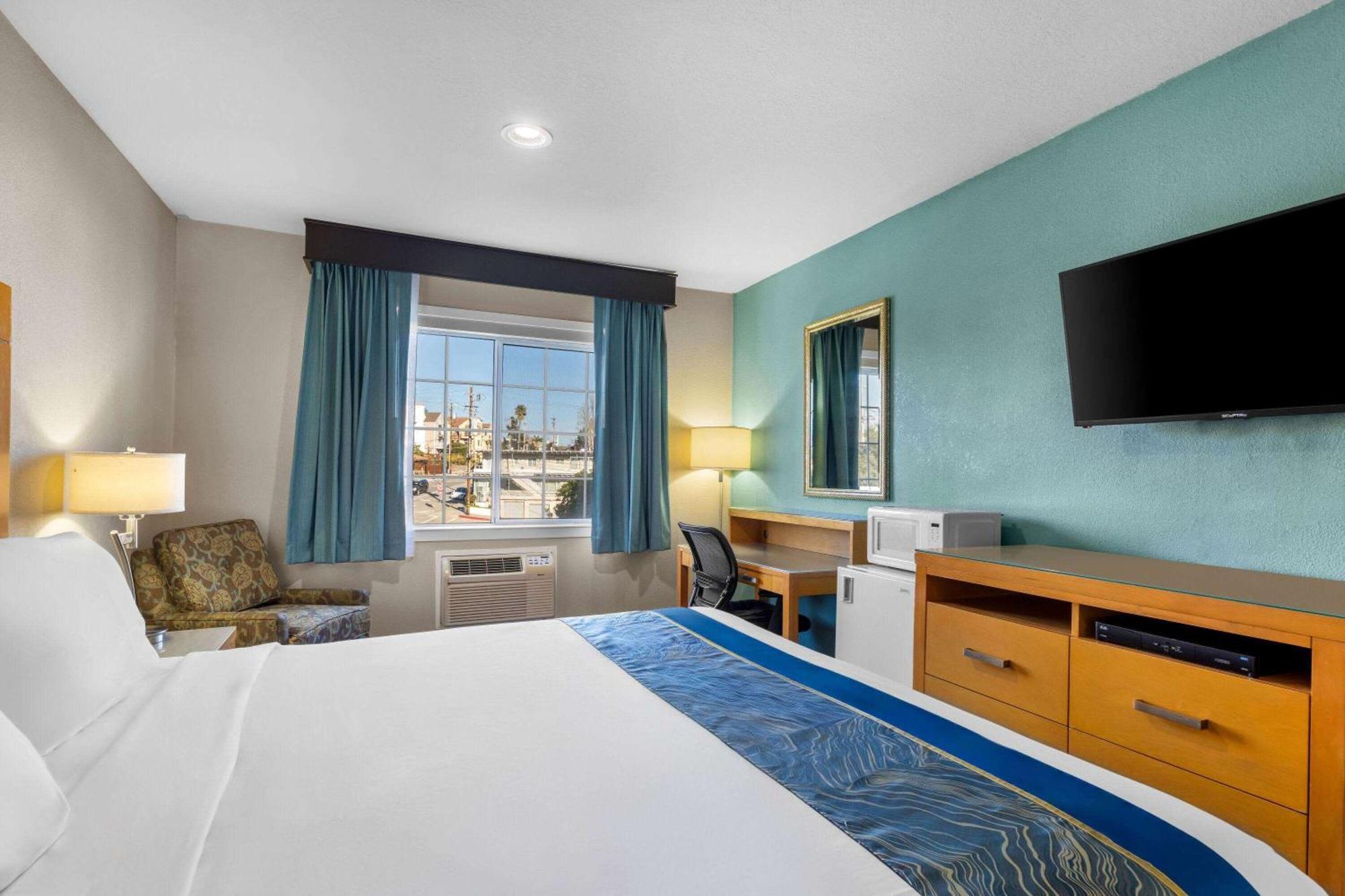 Howard Johnson By Wyndham Santa Cruz Beach Boardwalk Ngoại thất bức ảnh