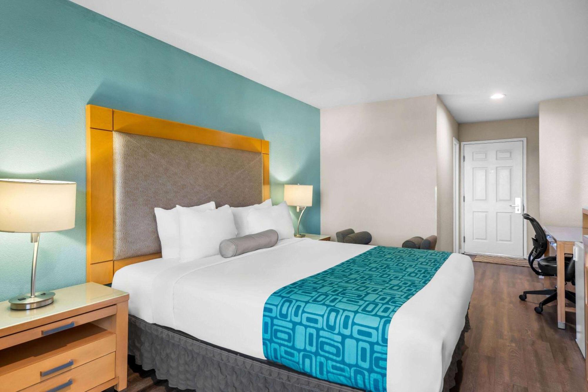 Howard Johnson By Wyndham Santa Cruz Beach Boardwalk Ngoại thất bức ảnh