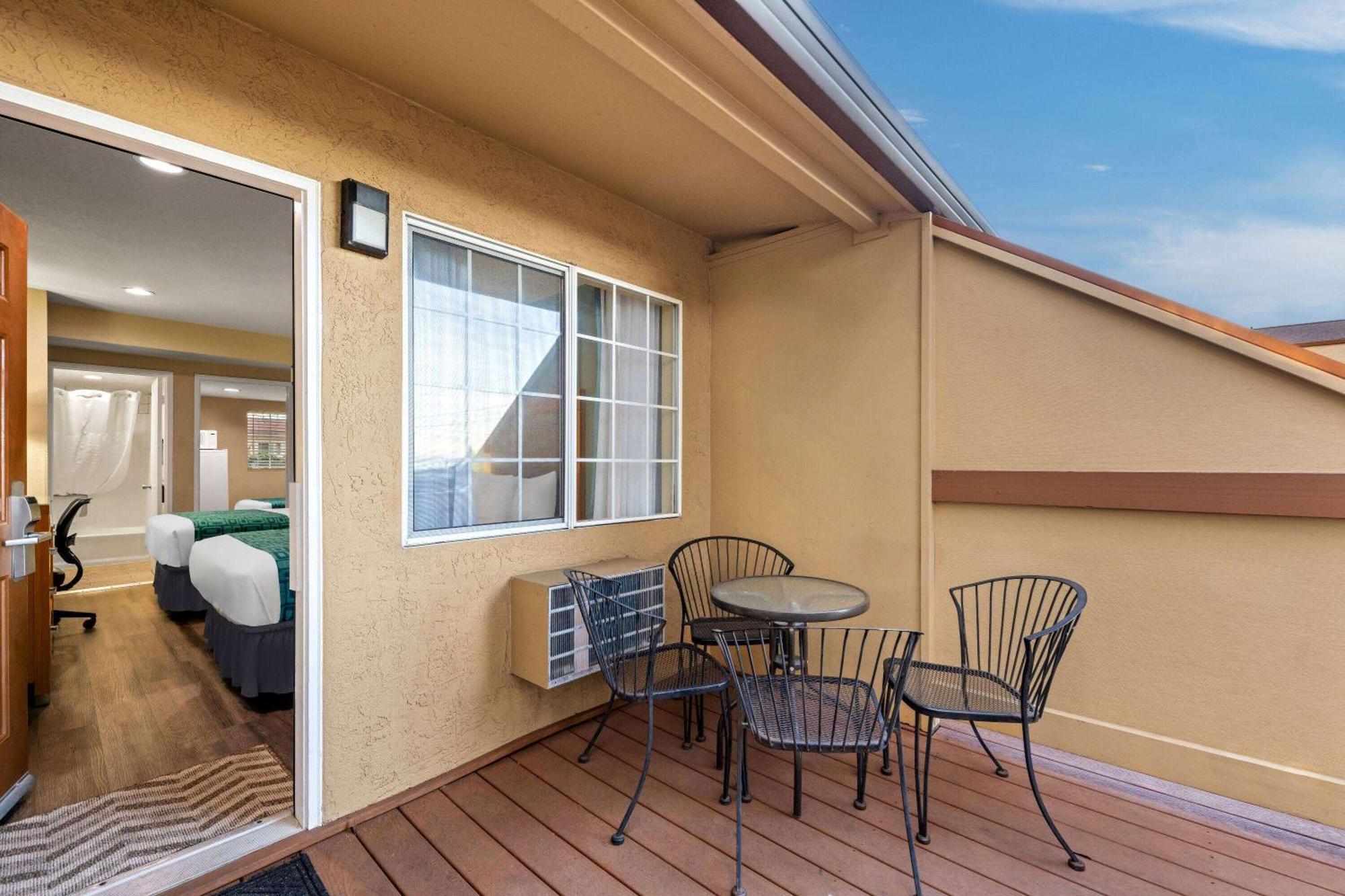 Howard Johnson By Wyndham Santa Cruz Beach Boardwalk Ngoại thất bức ảnh