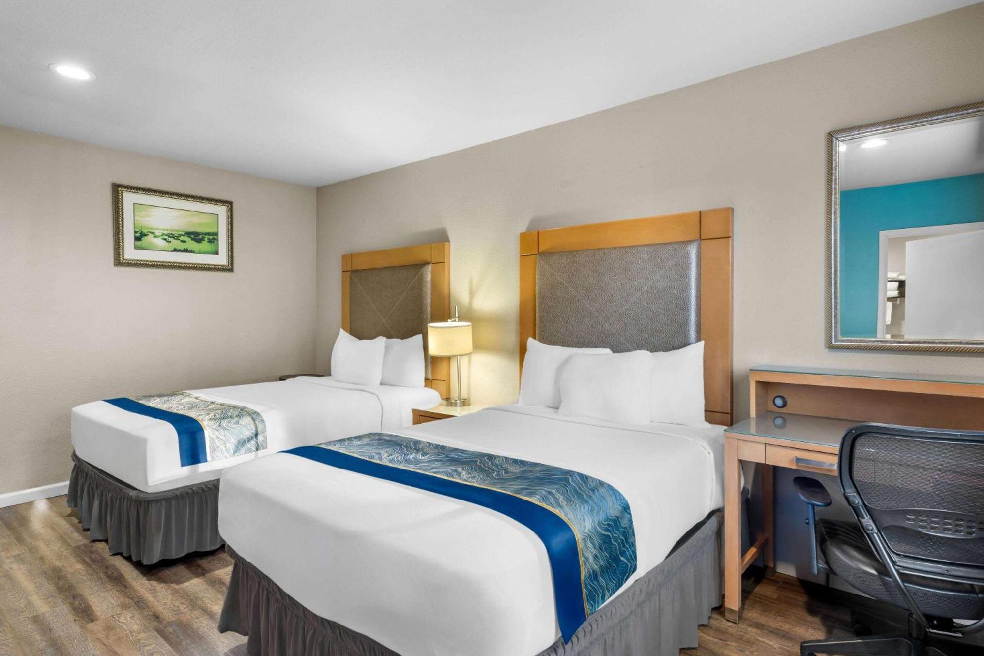 Howard Johnson By Wyndham Santa Cruz Beach Boardwalk Ngoại thất bức ảnh
