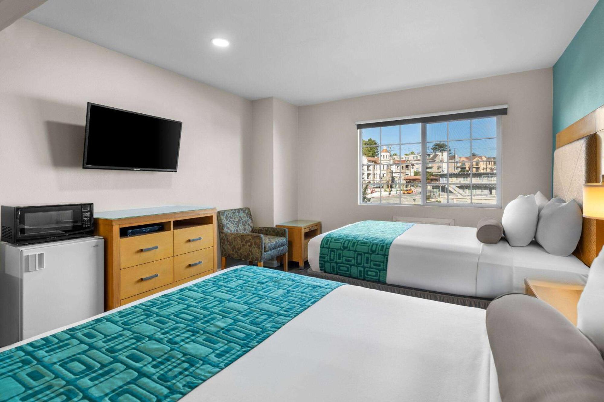 Howard Johnson By Wyndham Santa Cruz Beach Boardwalk Ngoại thất bức ảnh
